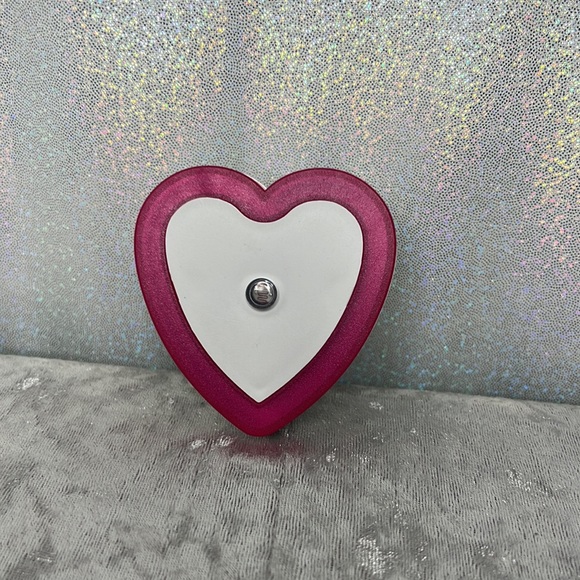 Night light automatic neon heart pink wall plug in glowing cute y2k heart shaped - Picture 7 of 7